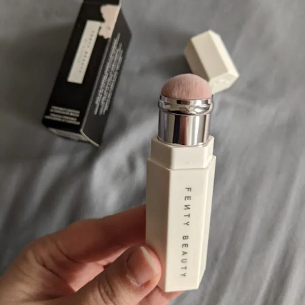 NWT Fenty Beauty Portable Contour and Concealer Brush